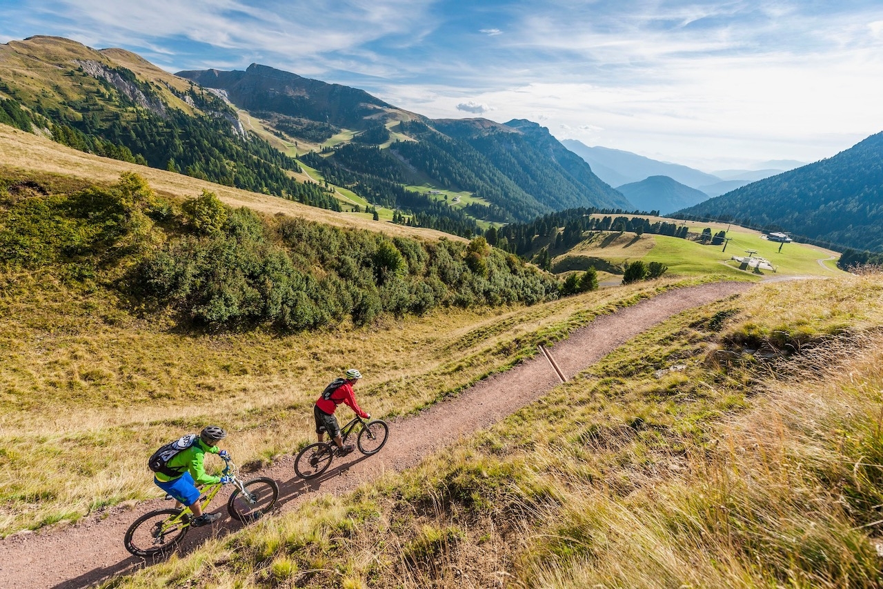 ITALIJA: žygis dviračiais Dolomitinėse Alpėse (eMTB)